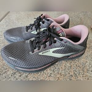 Brooks size 11.5W